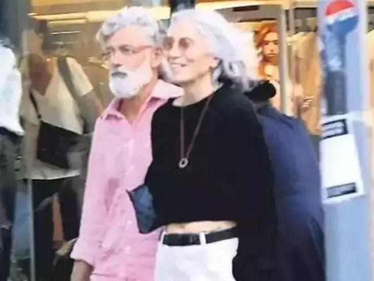 Artık Saklanmıyorlar Yasak Aşıkların Keyfi Yerinde... Etrafa Gülücükler Saçtılar