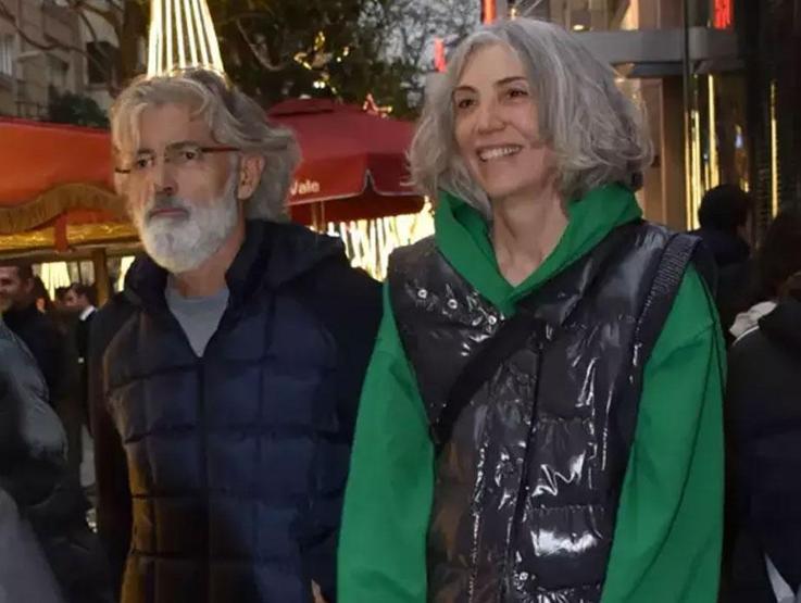 Artık Saklanmıyorlar Yasak Aşıkların Keyfi Yerinde... Etrafa Gülücükler Saçtılar