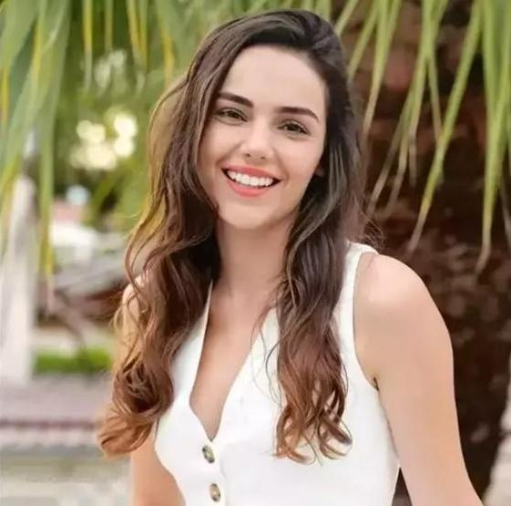 Yağmur Tanrısevsin ile Barış Alper Yılmaz aşk mı yaşıyor