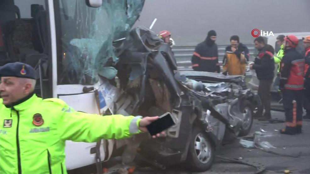 Έκτακτη είδηση... Αλυσιδωτό δυστύχημα στον αυτοκινητόδρομο του Βόρειου Μαρμαρά: 10 νεκροί, 59 τραυματίες