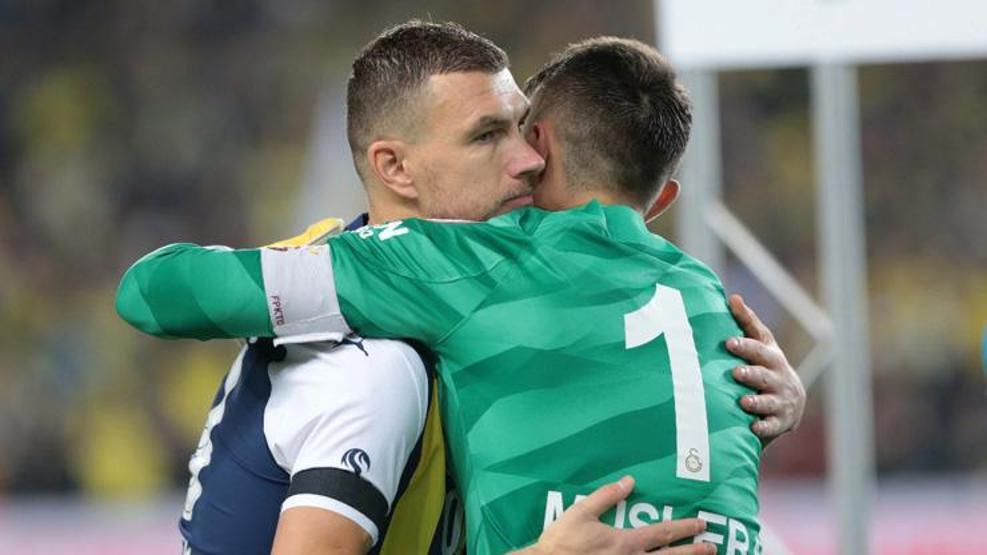 Derbi galibiyeti sonrası Süper Ligde dengeler değişti İşte şampiyonluğun favorisinin oranı...