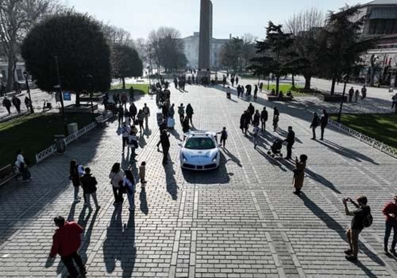 Bakan bir daha baktı: İstanbulda görenleri şaşkına çeviren polis devriyesi