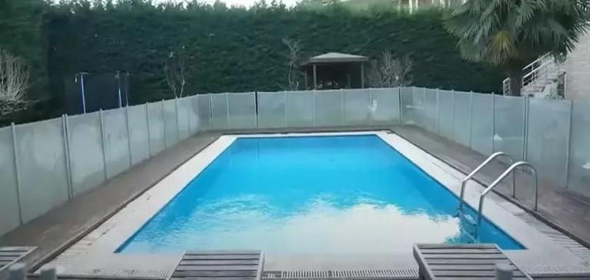 Seda Üren ailesiyle burada yaşıyor 4 katlı villa, çocuk parkı ve havuz...