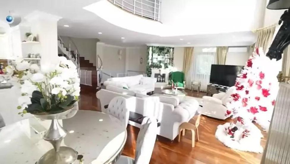 Seda Üren ailesiyle burada yaşıyor 4 katlı villa, çocuk parkı ve havuz...