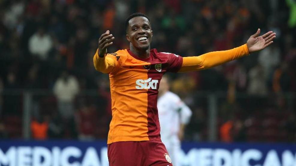 Galatasarayda Icardiden sonra Zahanın paylaşımı dikkat çekti Ayrılıyor mu