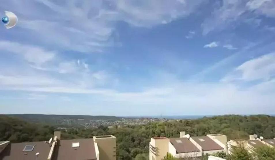 Evrim Akın, Aylin Coşkunun 4 katlı lüks villasına konuk oldu