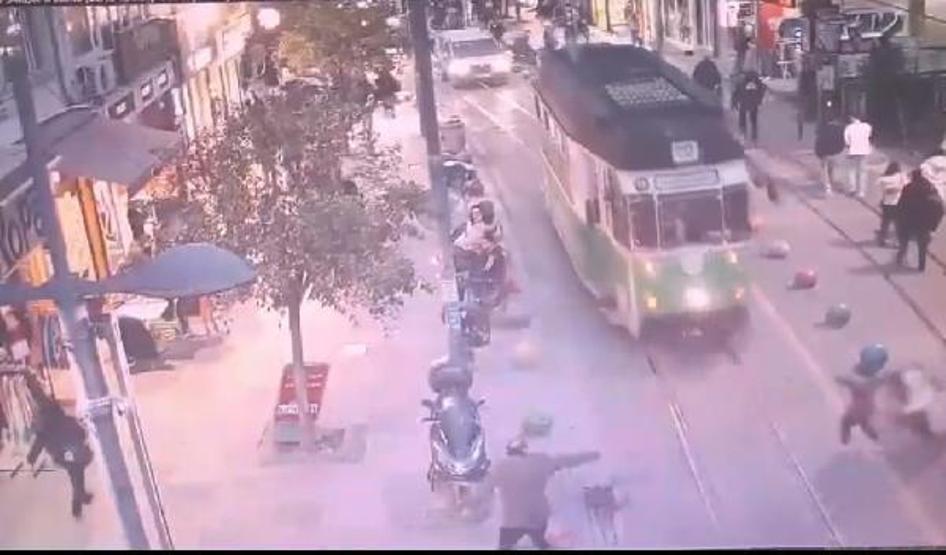 Torununun hayat�n� kurtard�, kendi feci �ekilde can verdi