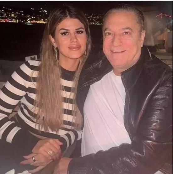 Nergis Kumbasar dan Mehmet Ali Erbil Ve Yasmin Erbil A klamas Son 