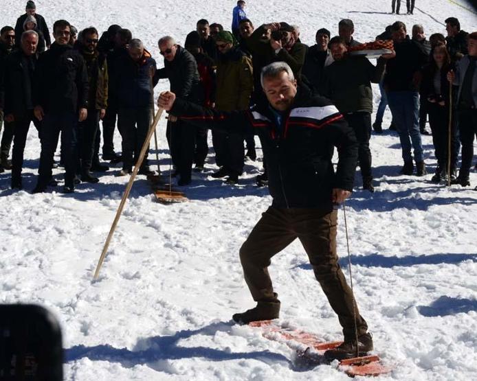 Rize’de ‘Petranboard’ kayak etkinliği