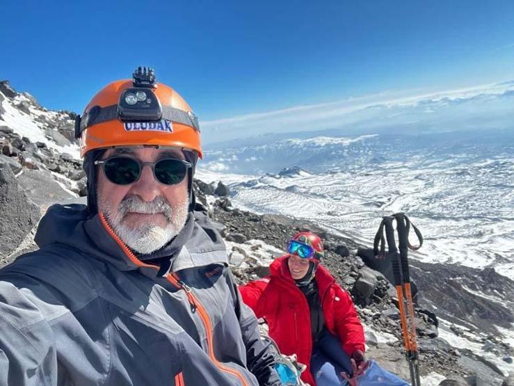 Tüm ekip geri döndü sadece ikisi zirveye ulaştı