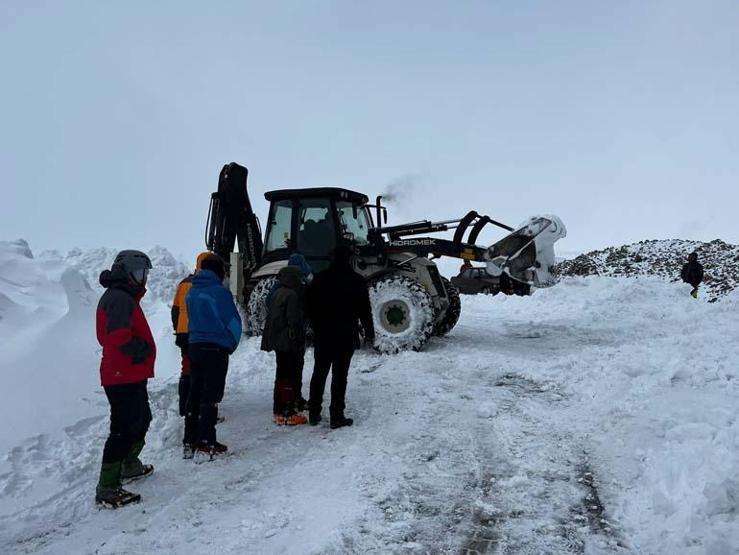 Tüm ekip geri döndü sadece ikisi zirveye ulaştı