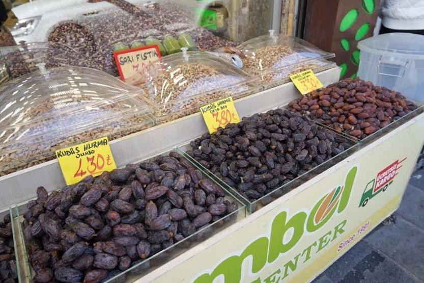 Ramazan ayının vazgeçilmezi hurma tezgaha indi