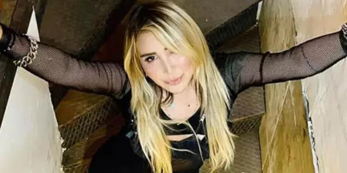 Gençlere taş çıkarıyor 90’lı yılların fenomen dizisi Çılgın Bedişin yıldızı Yonca Evcimik estetik müdahalelerle yüzünü gerdirdi