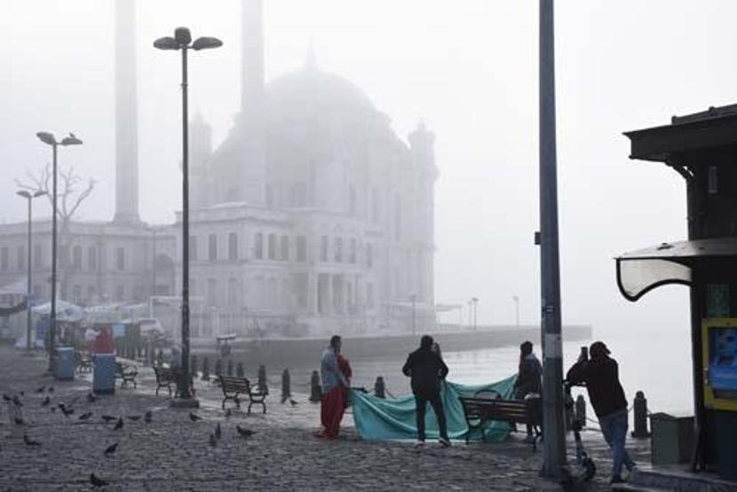 İstanbul Boğazında gemi trafiği askıya alındı Bazı vapur seferleri iptal oldu