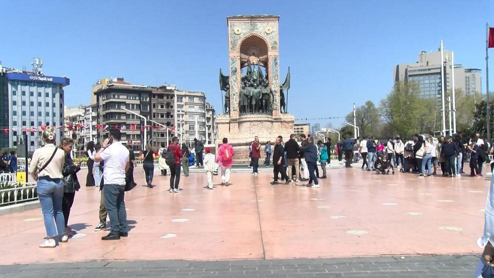 İstiklal Caddesi’nde bayram yoğunluğu