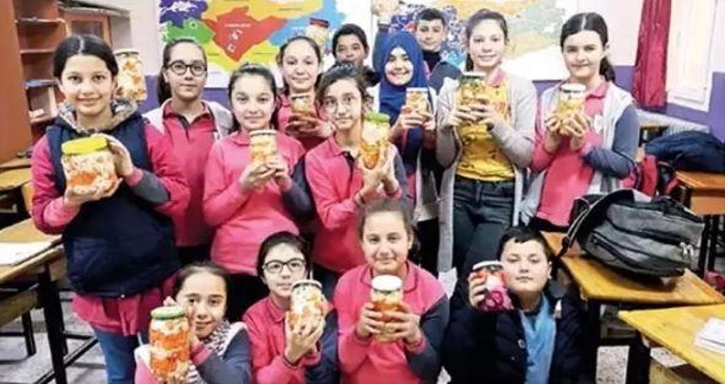 Dersin adı: İnsanlık Kollar Defne için sıvandı