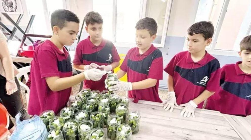 Dersin adı: İnsanlık Kollar Defne için sıvandı
