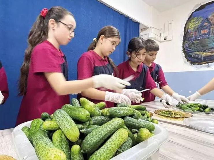 Dersin adı: İnsanlık Kollar Defne için sıvandı