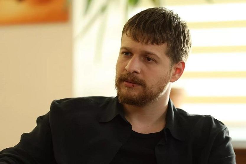 Taş Kağıt Makasta babasının kötü gidişatını engellemek isteyen Umuttan dikkat çeken hamle Fecirin avukatı olmayı kabul etti