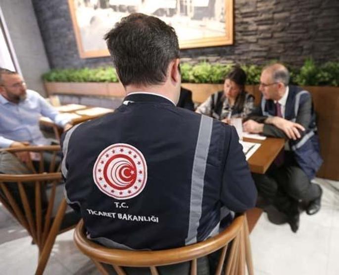 Bu da yeni çıktı: Kafe ve restoranlarda servis ücreti dönemi Yarısı garsona veriliyor...