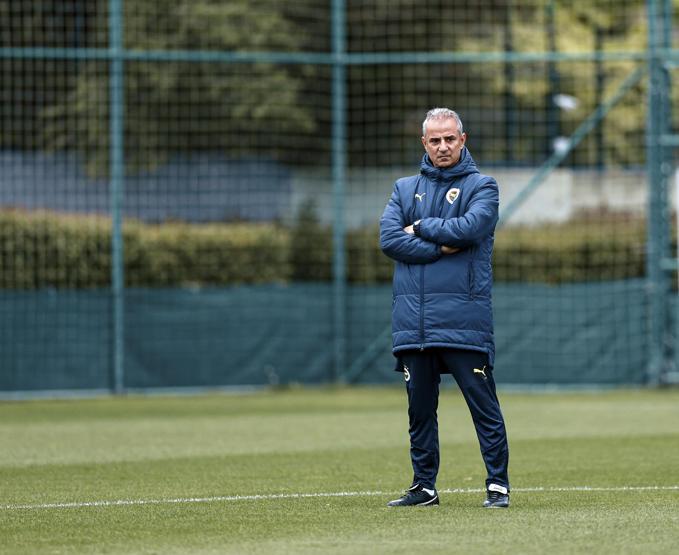 Fenerbahçede Konyaspor deplasmanı öncesi İsmail Kartaldan kadroda değişiklik