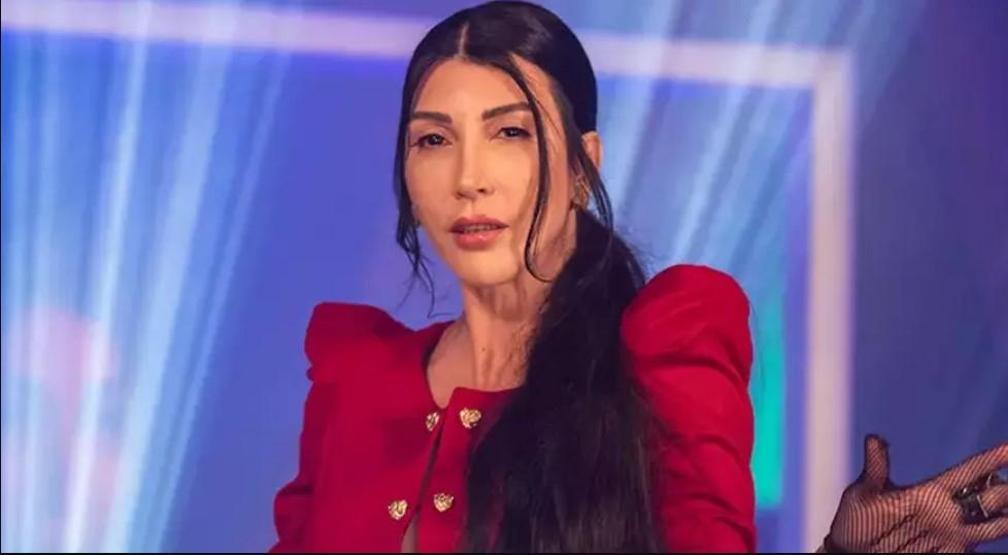 Hande Yener: Nerede o eski polemikler