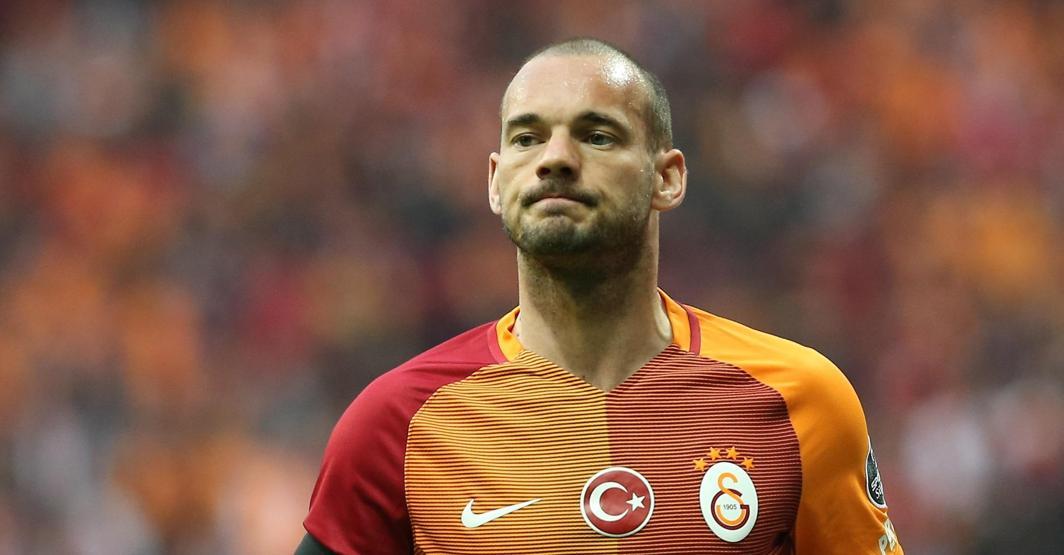 Galatasarayın eski yıldızı Wesley Sneijderden, Liverpoola tepki: Noa Langın parmağının hesabını verin