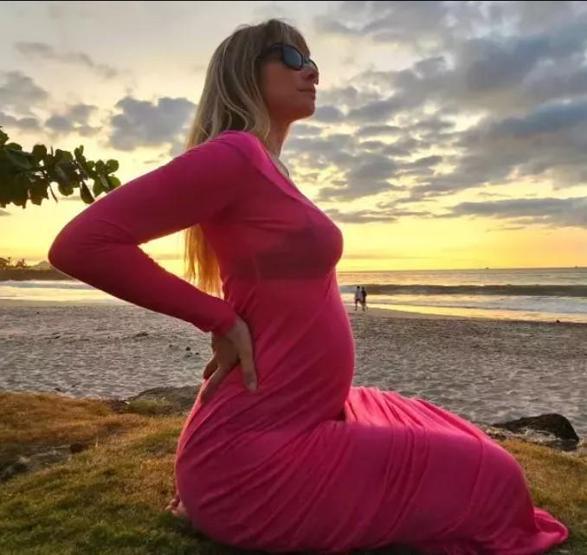 M�ge Boz bebe�inin kalp at��lar�n� dinledi!