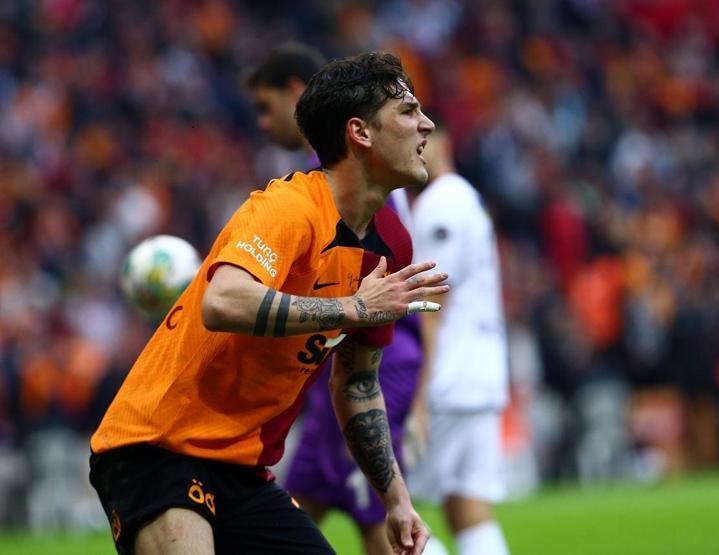 Galatasarayda Zaniolonun yeni adresi belli oldu Sürpriz imza...