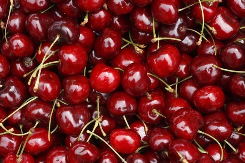 Bağırsakları motor gibi çalıştırıyor, ödemi söküp atıyor Mucizeleri say say bitmiyor Yazın bol bol tüketin. Günde 12 adet kiraz...