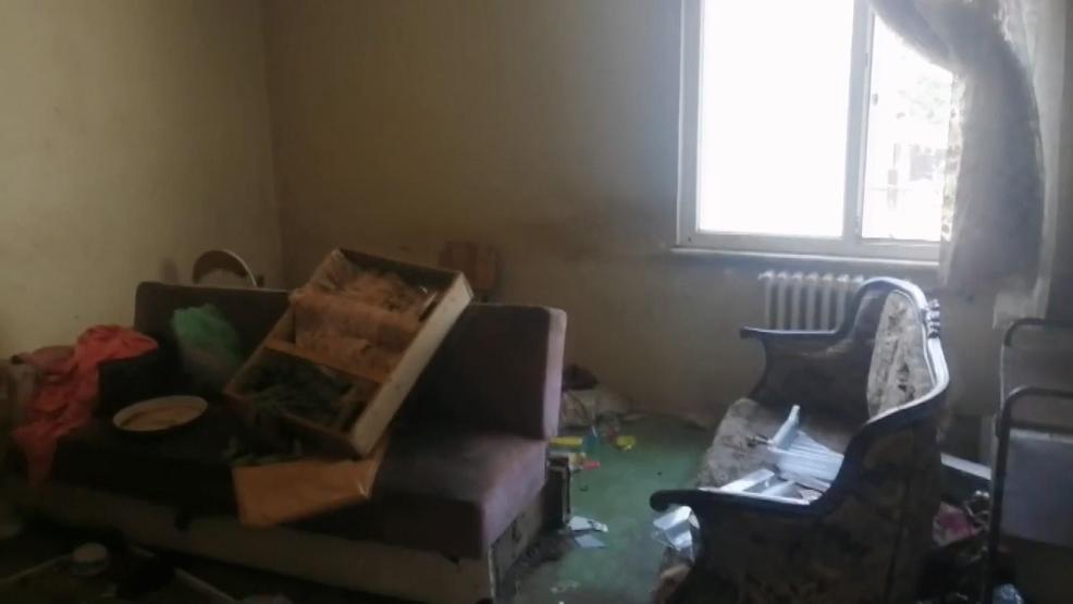 5 daire sahibi Abla-kardeşin şoke eden yaşamı Kötü kokular çöp evi ortaya çıkardı