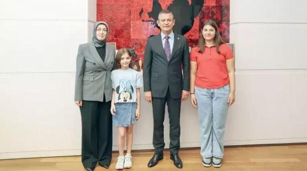 Erdoğandan 18 yıl sonra CHPye ziyaret