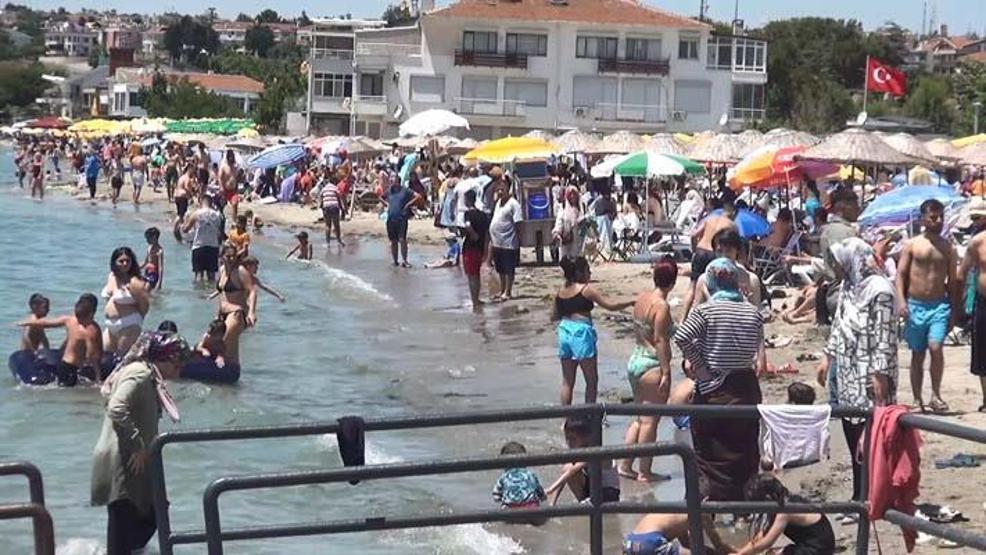Silivride sıcaktan bunalanlar sahillere akın etti