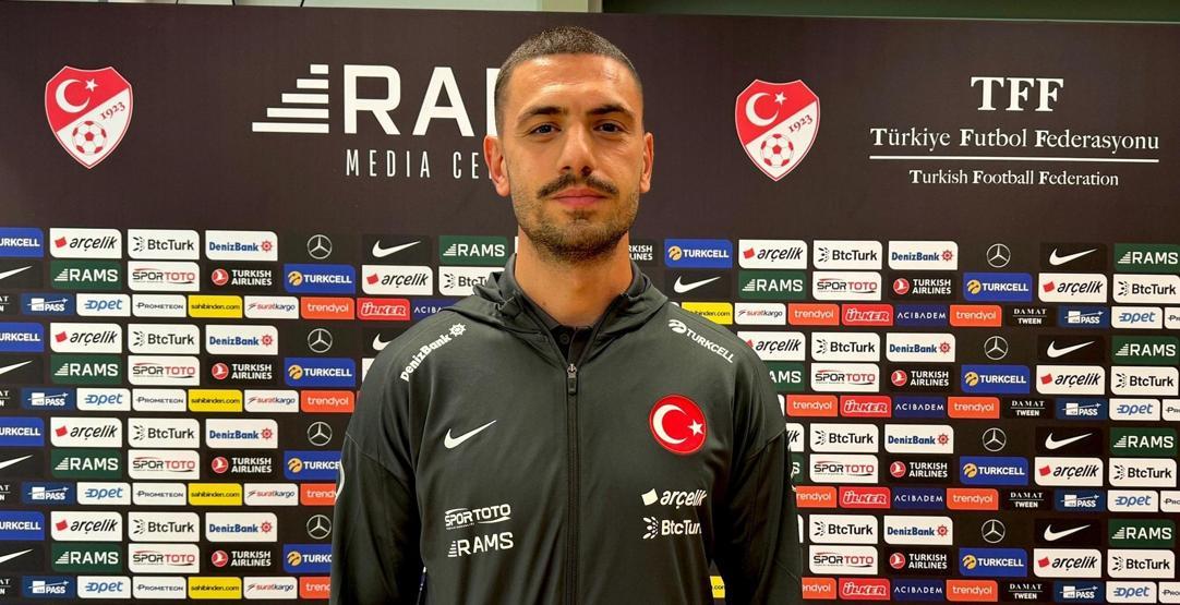 Merih Demiraldan bir ilk Milli futbolcu tarihe geçti...