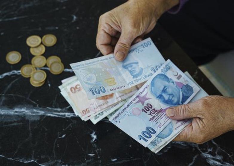 Bakan Göktaş duyurdu Yaşlı ve engelli aylıkları hesaplara yatırıldı