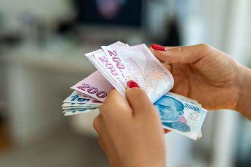 Bakan Göktaş duyurdu Yaşlı ve engelli aylıkları hesaplara yatırıldı