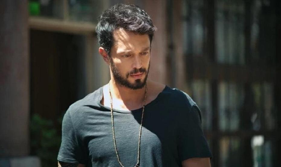 Zeytin Ağacı’nın yıldızı Murat Boz’un ‘tatil’ pozu sosyal medyayı salladı: ‘Havasına, suyuna, taşına, Toprakına
