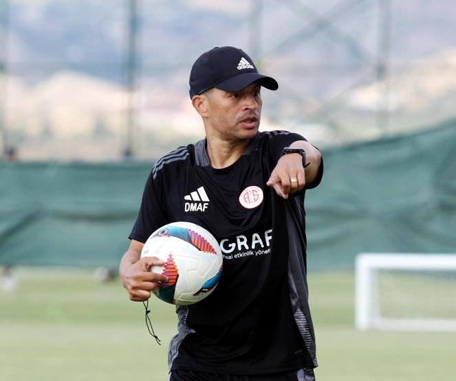 Alex de Souzadan, Jose Mourinho ve Okan Buruk kıyaslaması