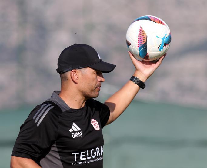 Alex de Souzadan, Jose Mourinho ve Okan Buruk kıyaslaması