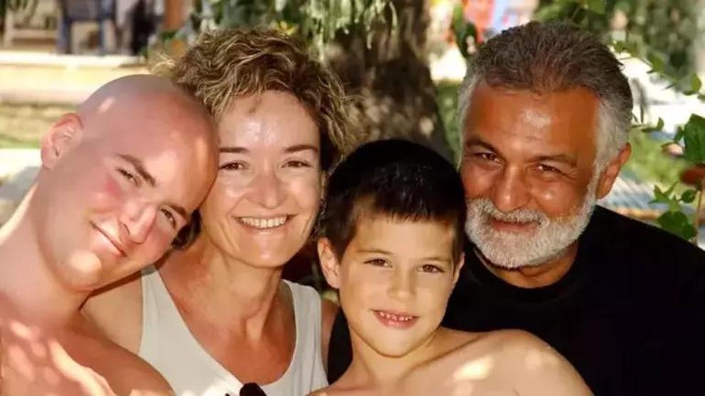 Ünlü isimlerden Kenan Işıka veda mesajları Kenan Işıkın vefatı sanat camiasını yasa boğdu 10 yıllık hasret sürecine sonsuzluk eklendi şimdi