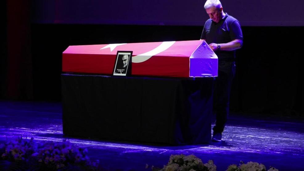 Kenan Işıka son veda İstanbul AKMde tören düzenlendi