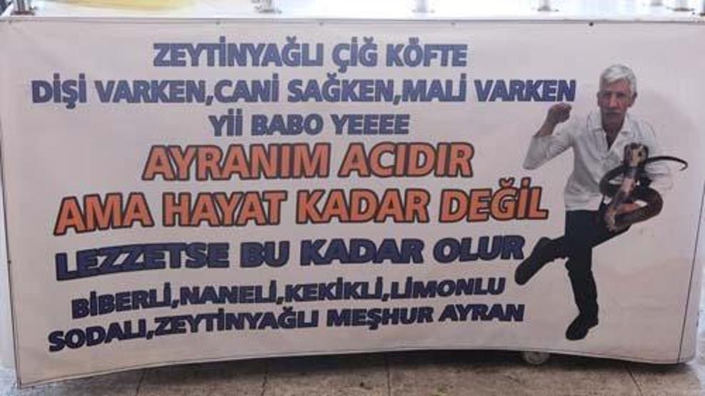 Yılan sevgisi hayrete düşürdü: Koynunda besliyor