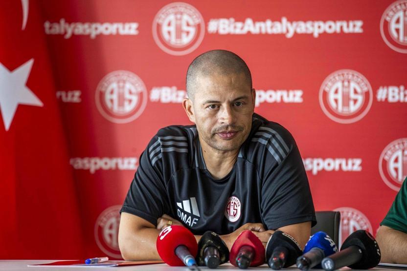 Alex de Souzadan, Jose Mourinho ve Okan Buruk kıyaslaması