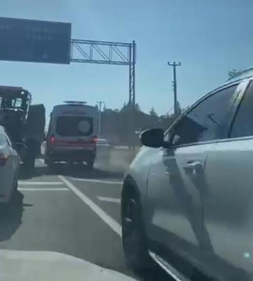 Tünel kapatıldı, trafik felç oldu: Ambulans geçmekte zorlandı
