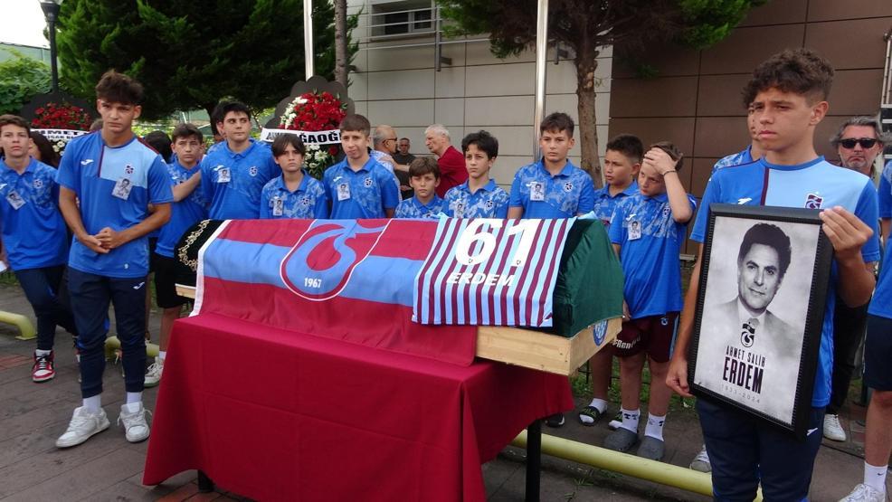 Trabzonspor'un eski ba�kan� Ahmet Salih Erdem son yolculu�una u�urland�