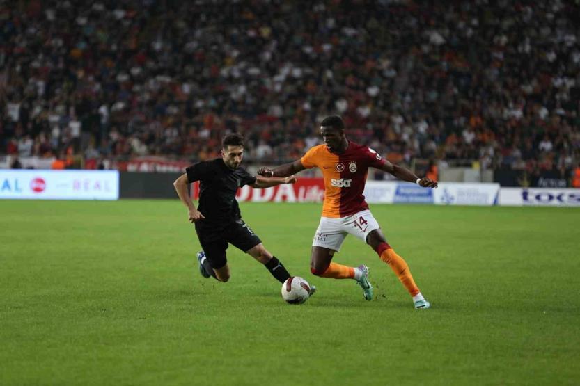 Süper Ligde yeni sezon başlıyor Son şampiyon Galatasaray, Hataysporu konuk ediyor...