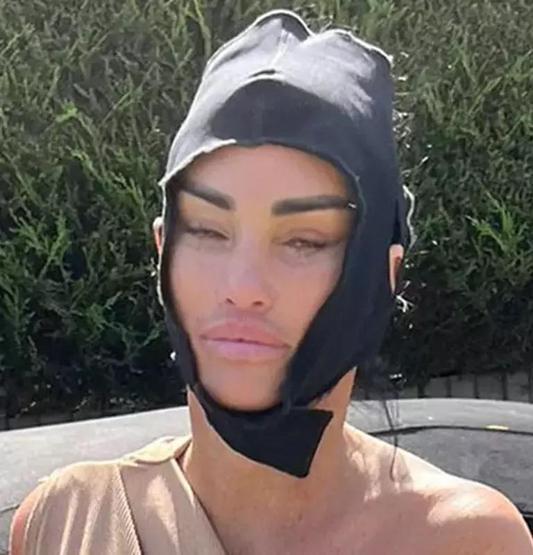 Kanlı kanlı havuza girince lüks otelde infial yaratmıştı Estetik yaptırmak için Türkiyeye gelen Katie Price ülkesinde gözaltına alındı