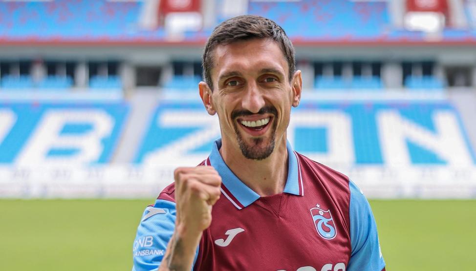 Trabzonsporun yıldız stoperi Stefan Savic, sakatlıklarla boğuşuyor