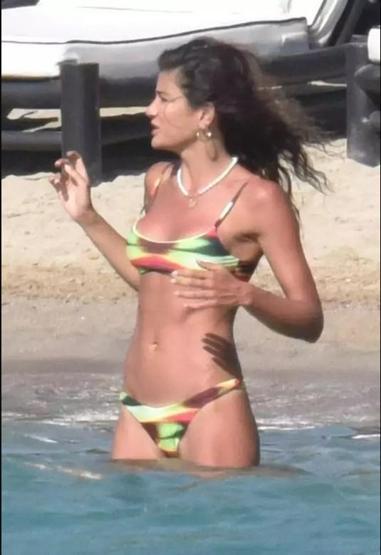 Berrak Tüzünataç ile Edisin Bodrum tatili