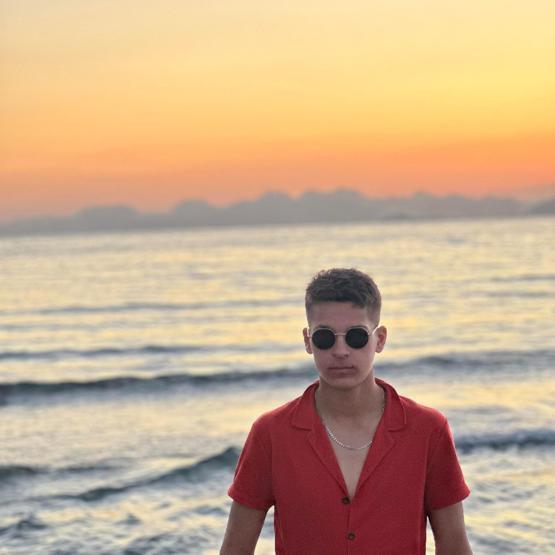 Salda Gölüne giren genç boğuldu